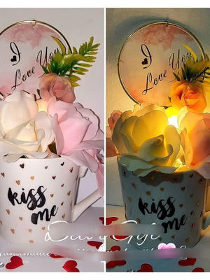 Love gift set new with large cup, soap petal roses and lights