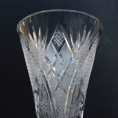 Crystal vase vintage in like new condition with engraved designs