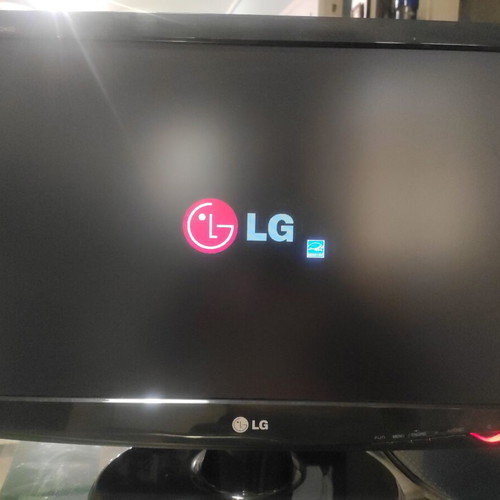 Οθόνη υπολογιστή LG W2243S-PF 22 ιντσών Full HD
