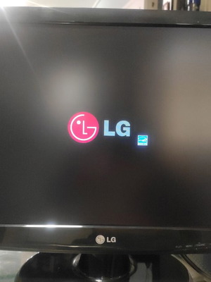Οθόνη υπολογιστή LG W2243S-PF 22 ιντσών Full HD