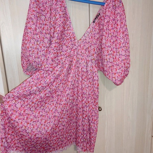 Floral dress with batwing sleeves short length like new