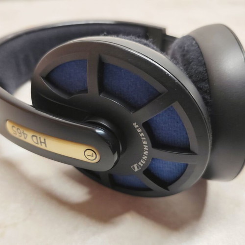 Sennheiser HD 465 headphones used for parts, right earphone working