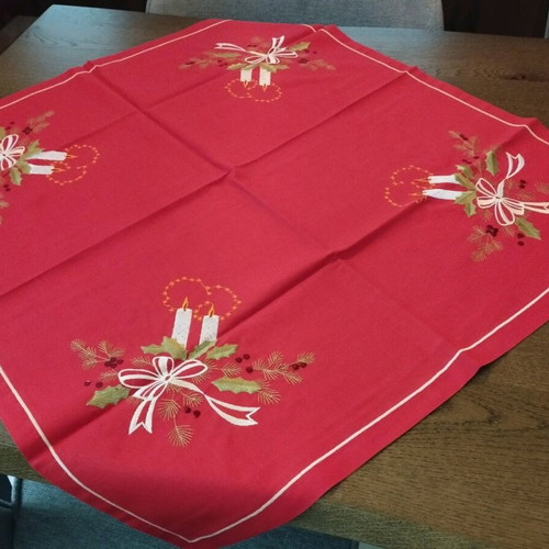 Christmas table runner like new, excellent quality