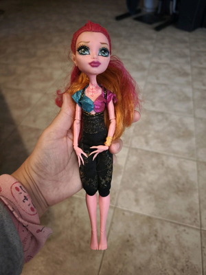 Monster High doll Gigi Grant from 13 wishes used