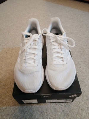 Adidas Runfalcon 3.0 women's running shoes like new, size 42, white