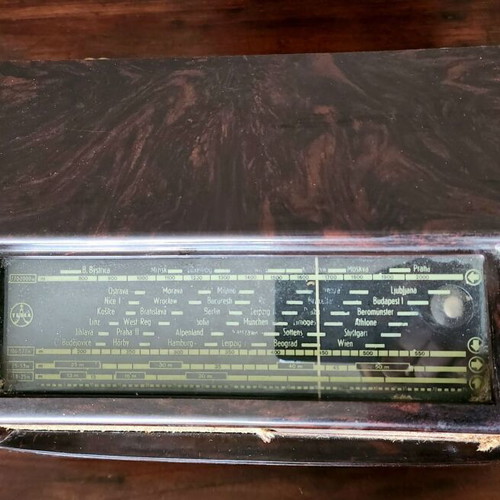 Tesla T 505-U antique radio used with tubes
