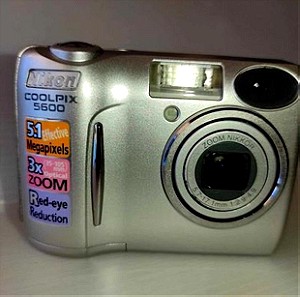 Nikon Coolpix 5600 5MP Digital Camera 3x Optical Zoom