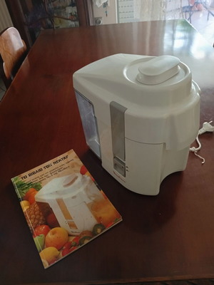Moulinex Model 753 juicer like new