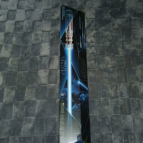 Hasbro Star Wars Force FX Lightsaber Leia Organa like new with sound and box