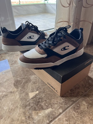 O'Neill Cambria Men Low Sneakers size 45 like new, brown white black