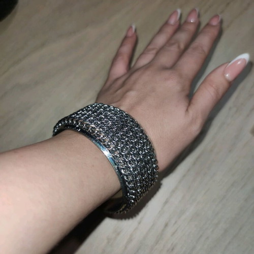 Silver bracelet like new, metal