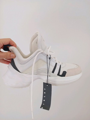 Sisley sneakers 39 new with tag