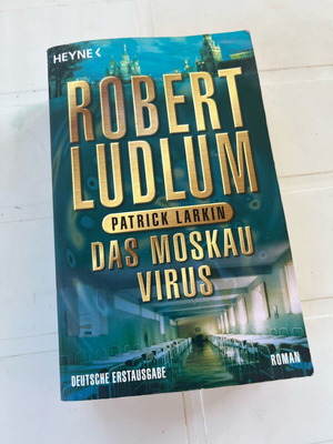 Μυθιστόρημα Das Moskau Virus των Robert Ludlum & Patrick Larkin, γερμανικό