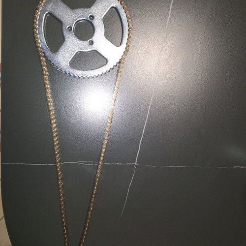 Sprocket and chain new with 29mm shaft size and 25H