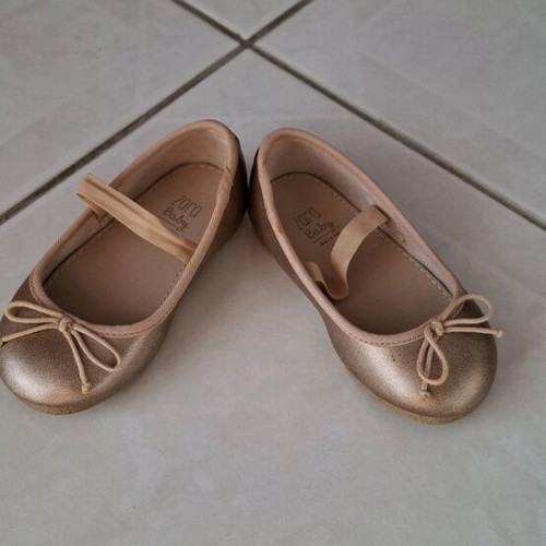 Zara baby infant ballerina shoes size 19 bronze like new