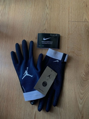 Paris Nike Jordan gloves new