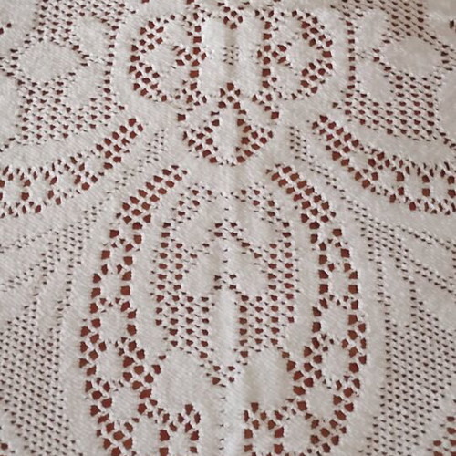 Quilt lace white 2.70x1.75 like new