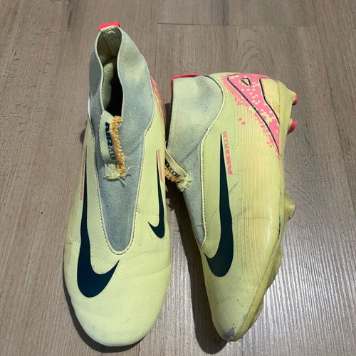 Nike Air Zoom football shoes used, size 36, yellow