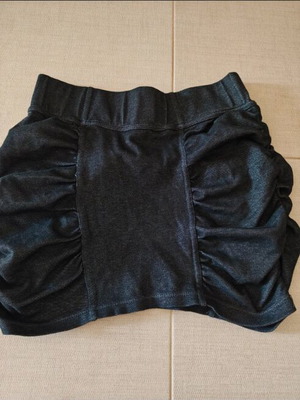 Balloon skirt like new, dark denim color, size M