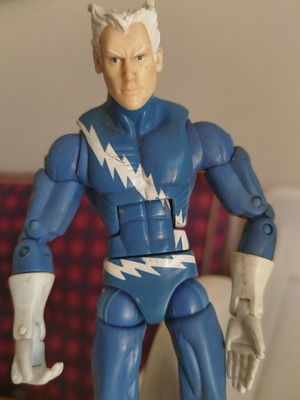 Marvel Legends Quicksilver action figure like new, 15cm, Hasbro