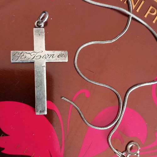 Solid silver cross like new with engraved calligraphic letters