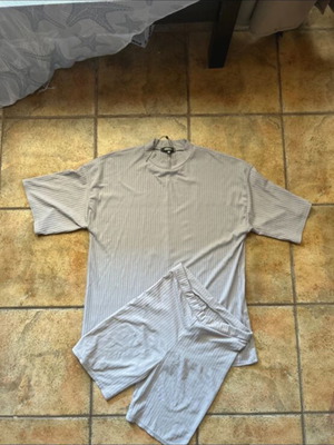 Missguided set size 38 used, grey with marks on shorts