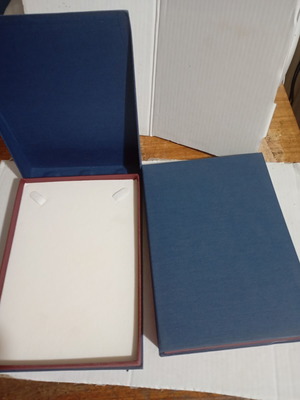 Necklace gift boxes set of 2, blue and red