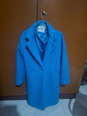 Women's blue roux bouclé half-coat like new