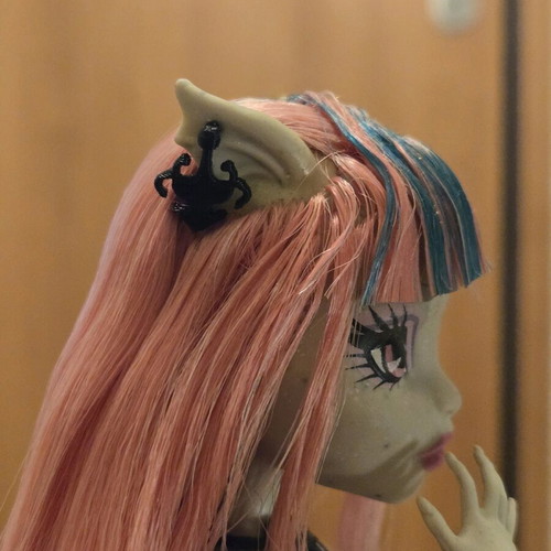 Monster High Rochelle Goyle Earrings Replacements 3d printed new
