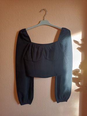 Shein short blouse with puffed sleeves like new, black, size S