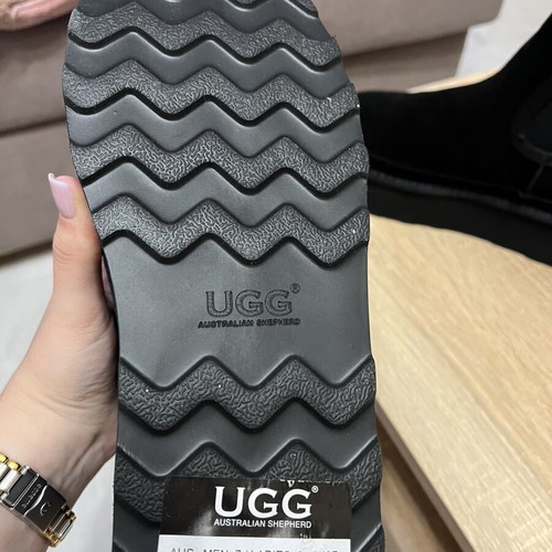Ugg Australia boots new, black