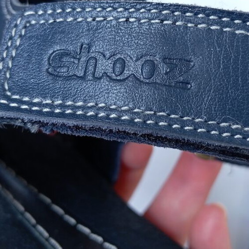 Shooz men's sandals size 41, like new, dark blue leather