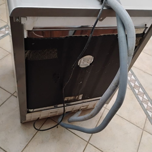 Indesit DFP 584 built-in dishwasher for 14 place settings