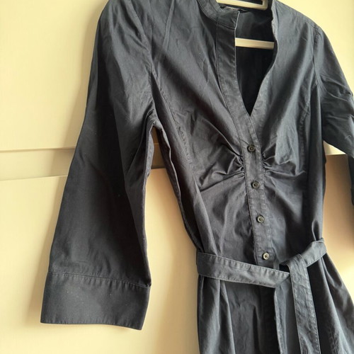 Tahari Shirt Dress Size M Black, Like New, Button Down with Belt
