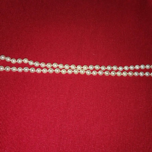 Pearl necklace used white with silver clasp