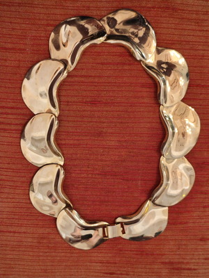 Vintage Statement Gold Collar Necklace like new, 1970s design