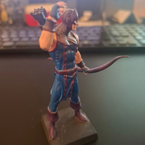 Eaglemoss Marvel Classic Hawkeye refurbished figure with Greek magazine