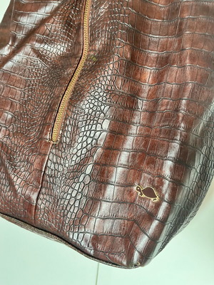 Carpisa τσάντα ώμου καφέ με σχέδιο κρόκο μεταχειρισμένη