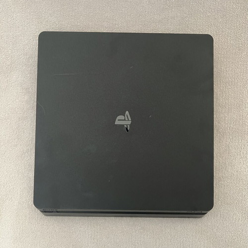 PlayStation 4 Slim 1TB σαν καινούργιο με 2 χειριστήρια DualShock 4 και βάση φόρτισης