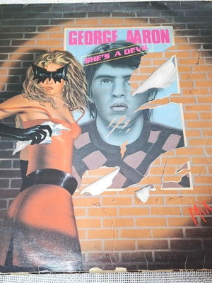 George Aaron She's A Devil 12' δίσκος μεταχειρισμένος, ηλεκτρονικός