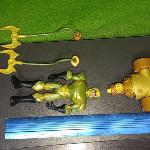 Mattel Batman Brave and the Bold Deluxe Power Prop Aquaman action figure 2009
