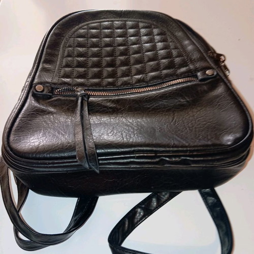 Shoulder bag used back pack in very good condition