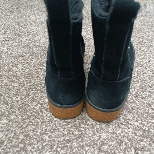 Zara hiking boots with fur like new, size 39, black
