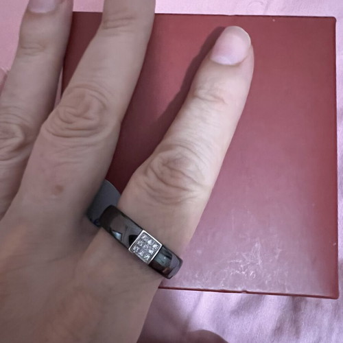 Hijones Women's Ceramic Classic Cubic Zirconia Inlay Ring Engagement Band Black Size 10 like new