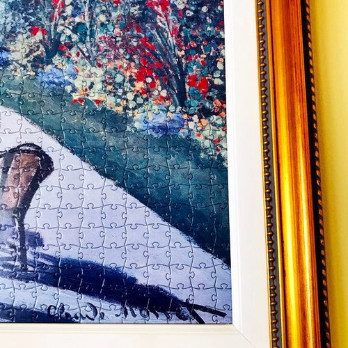 Claude Monet Puzzle 2000 pieces new with quality gold wooden frame and glass