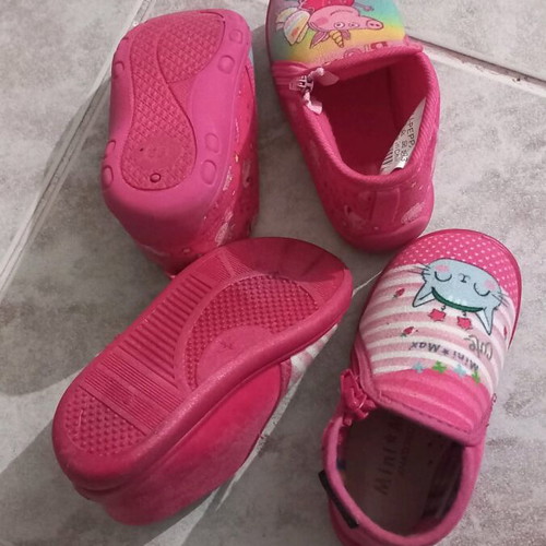 Children's slippers like new, two pairs size 23, pink