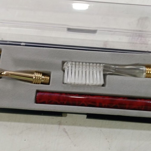 Travel set shaving razor and toothbrush like new