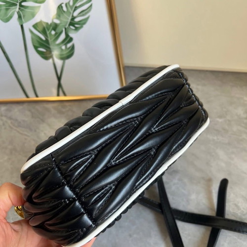 Miumiu bag with dustbag new, black handbag 20x23cm
