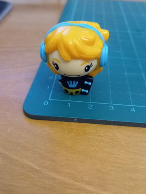 Φιγούρα Funko Street Style Becky από αυγά Kinder Joy σαν καινούργιο