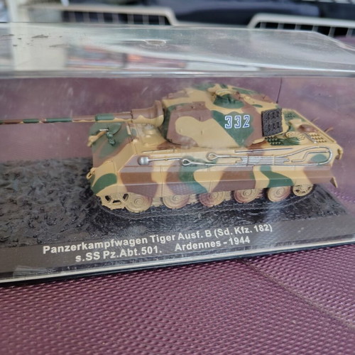 Tiger II (King Tiger) Ausf. B 1:72 Die-Cast Tank used with Display Case